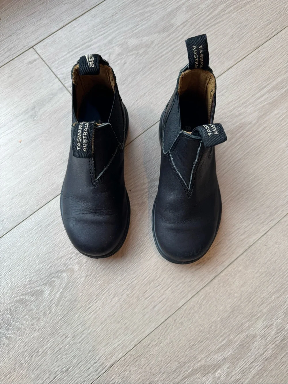 Blundstone Kids Black Leather Boots. #531